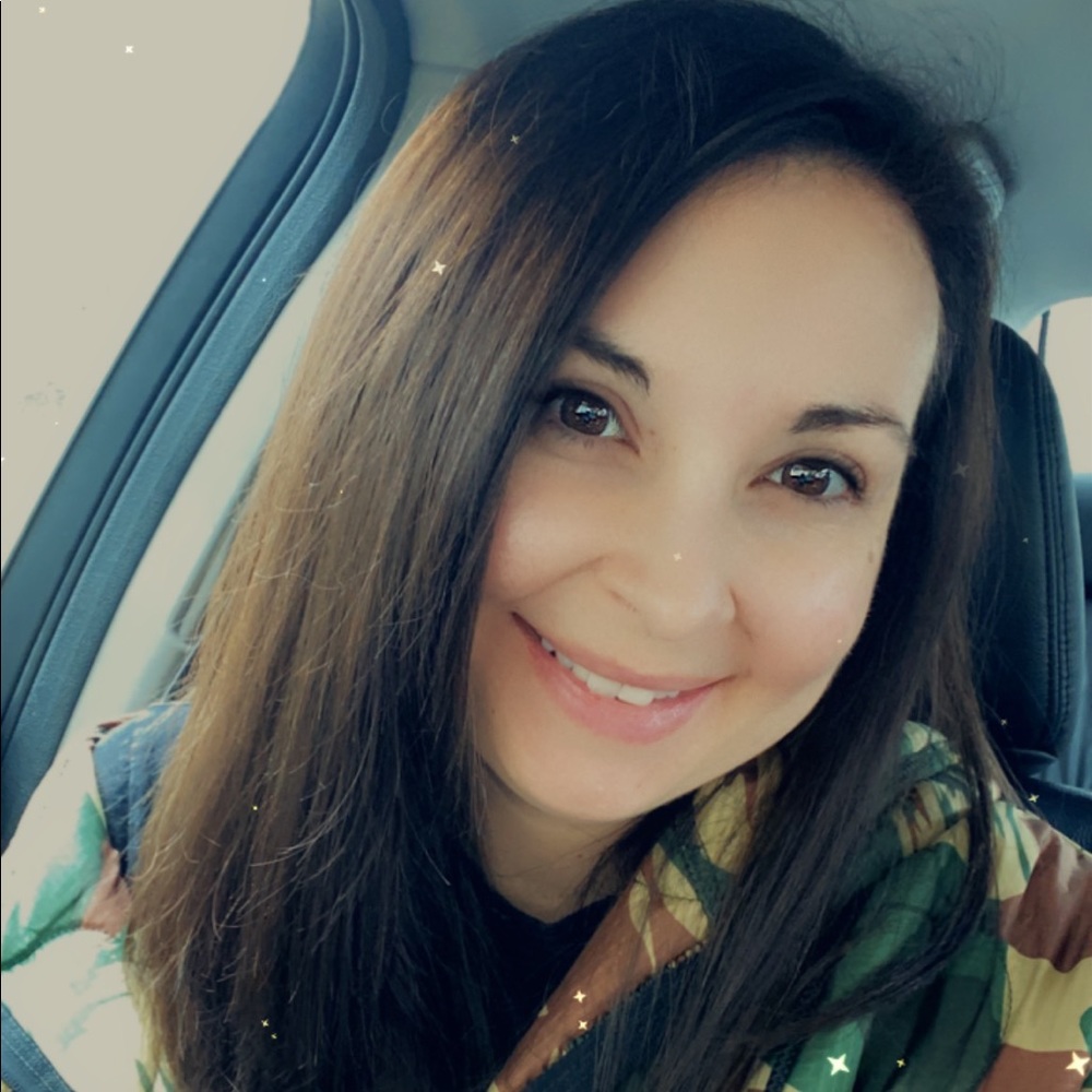 Meet your Posher, Laura